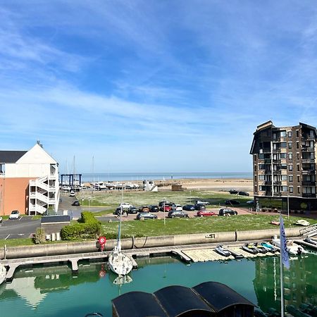 La Marina-Studio, Vue Mer Avec Balneo Deauville Luaran gambar