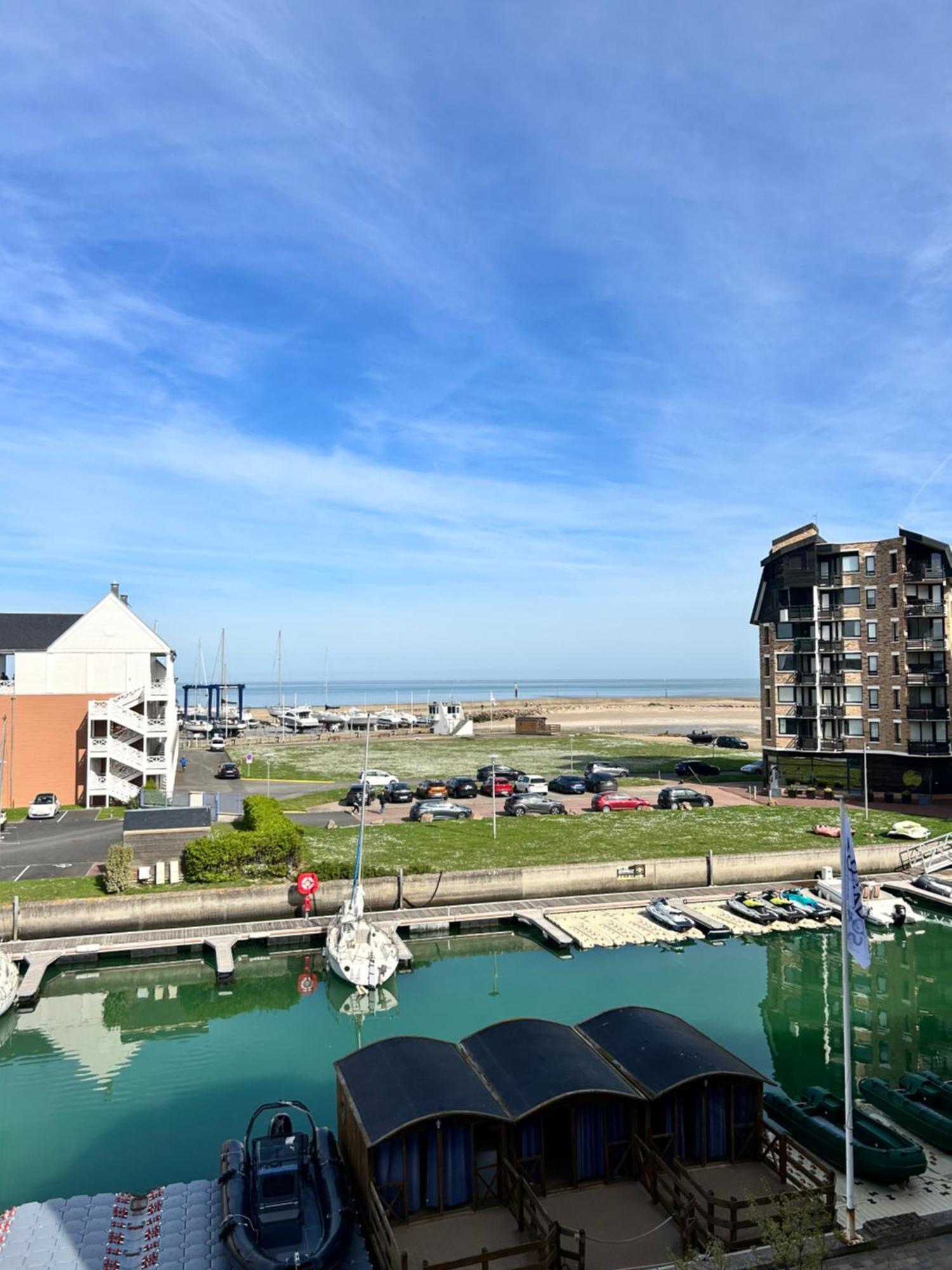 La Marina-Studio, Vue Mer Avec Balneo Deauville Luaran gambar